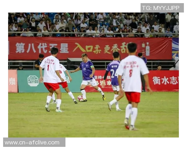 足球带球跑的技巧与训练方法解析助你成为场上明星